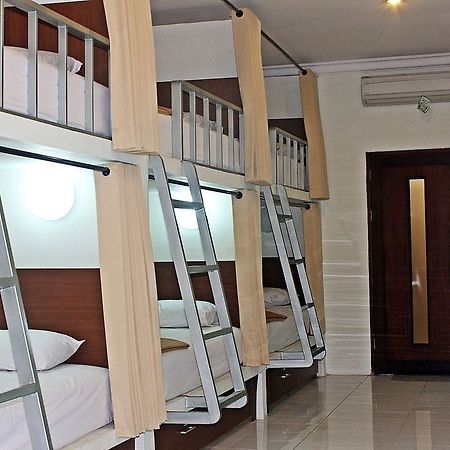 Mirah Hostel Legian Buitenkant foto