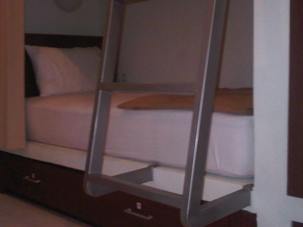 Mirah Hostel Legian Buitenkant foto