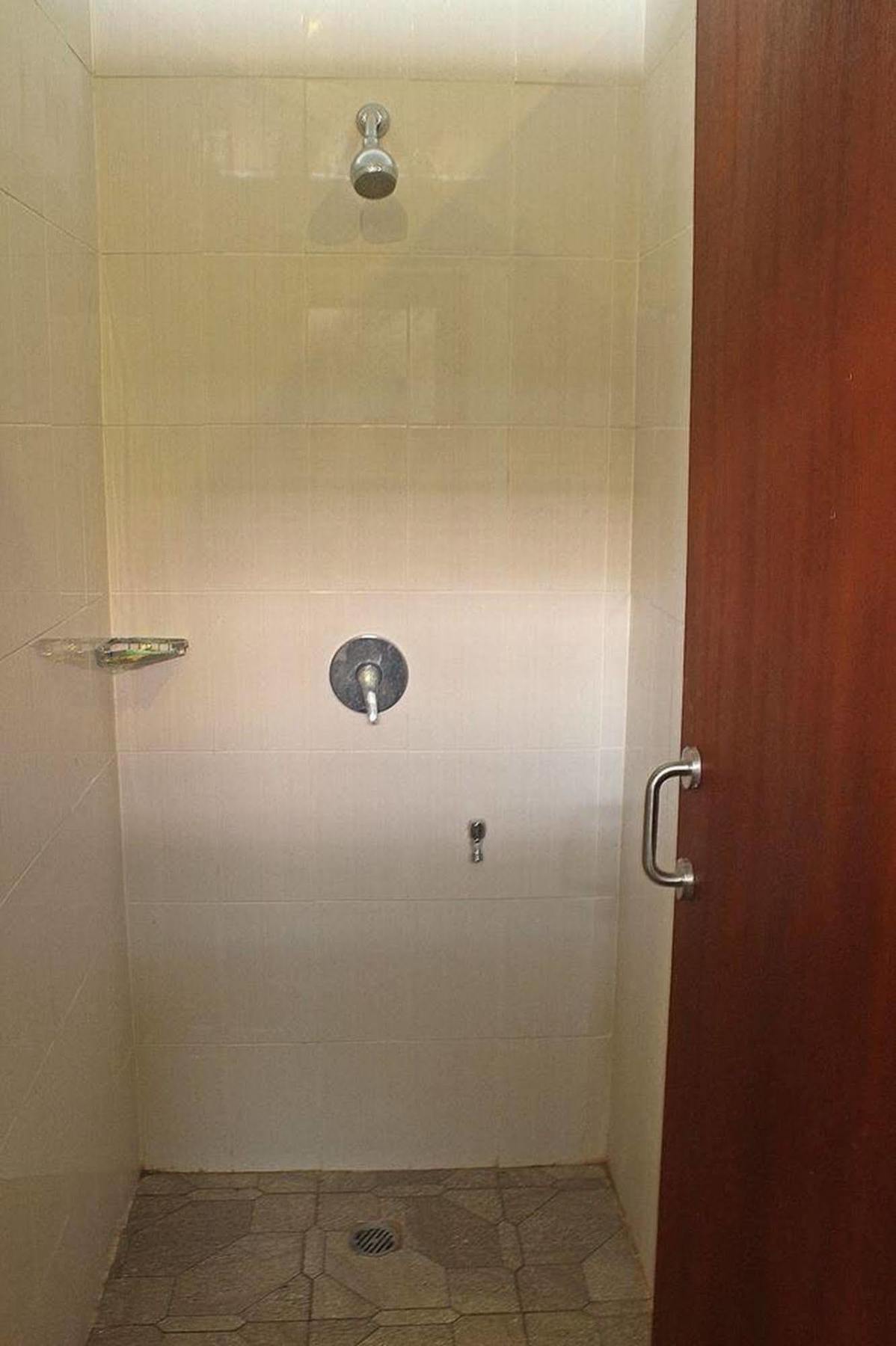 Mirah Hostel Legian Buitenkant foto